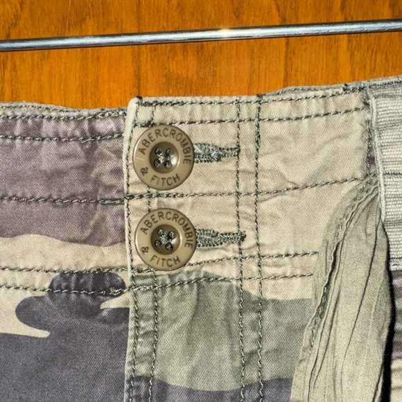 Abercrombie & Fitch Camo Cargo Utility Mini Skirt with Belt Size 2 VTG Y2K - Picture 3 of 7